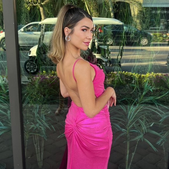 Meet your Posher, Kendall - Picture 1 of 1